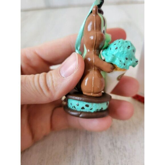 Hallmark mint chocolate chipmunk ice cream 2013 ornament Xmas holiday tree - Picture 5 of 7